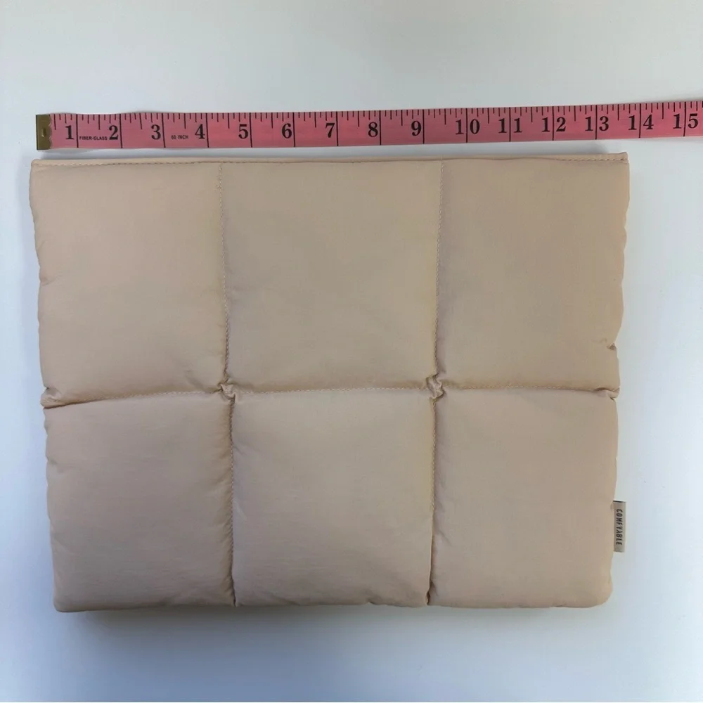 Comfyable Puffy Laptop Sleeve in Color Sand for 13 - 14 inch Mac Book